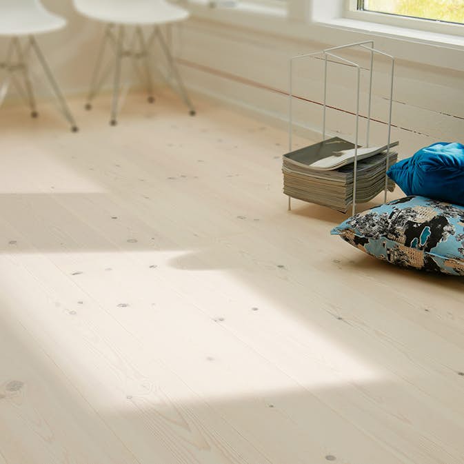 Parkettgolv Berg & Berg Norrlandsfuru XXL Borstad Lut Extra Vitolja 1-StavLängd: 2390 mm, Bredd: 198 mm